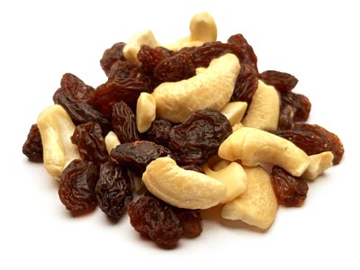 Cashews-and-raisins